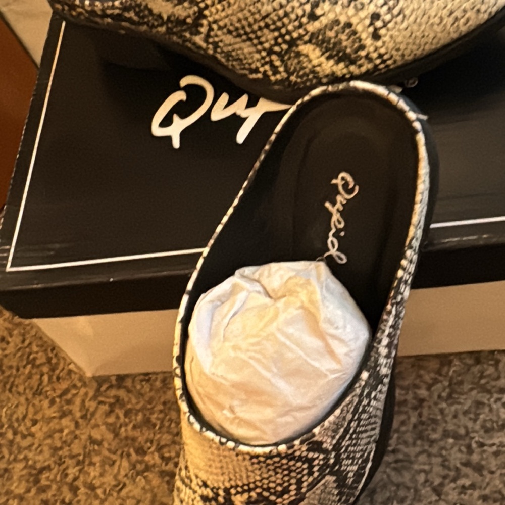 Qupid Black and Cream Reptile Slip-Ons